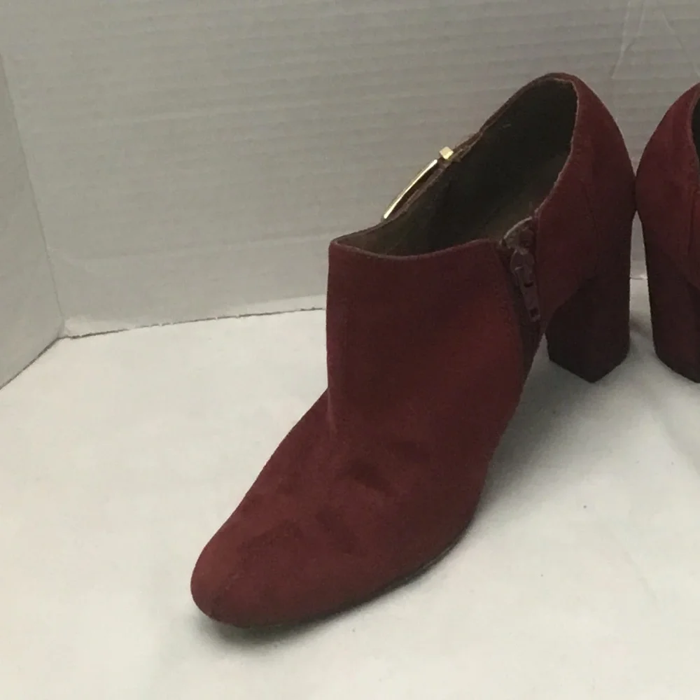 Aerosols women’s used red ankle heels